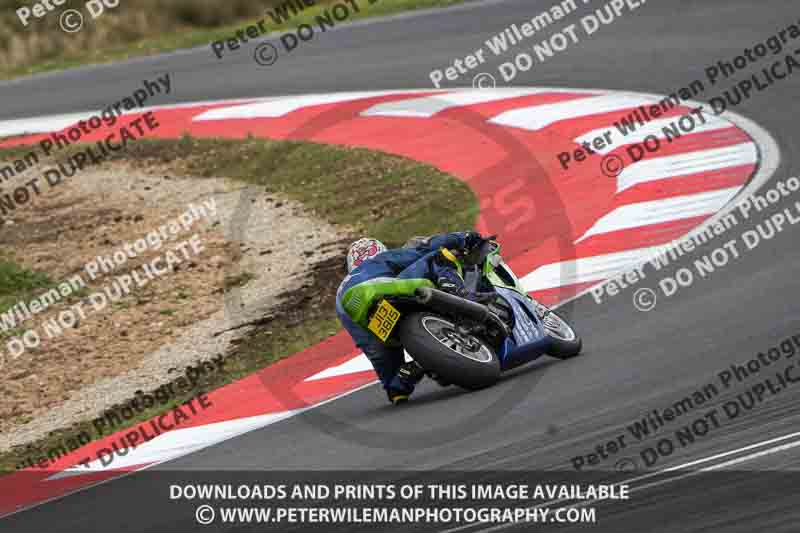cadwell no limits trackday;cadwell park;cadwell park photographs;cadwell trackday photographs;enduro digital images;event digital images;eventdigitalimages;navarra;no limits trackdays;peter wileman photography;racing digital images;trackday digital images;trackday photos